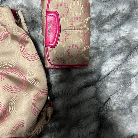 Coach Signature bag and Wallet - Picture 4 of 4